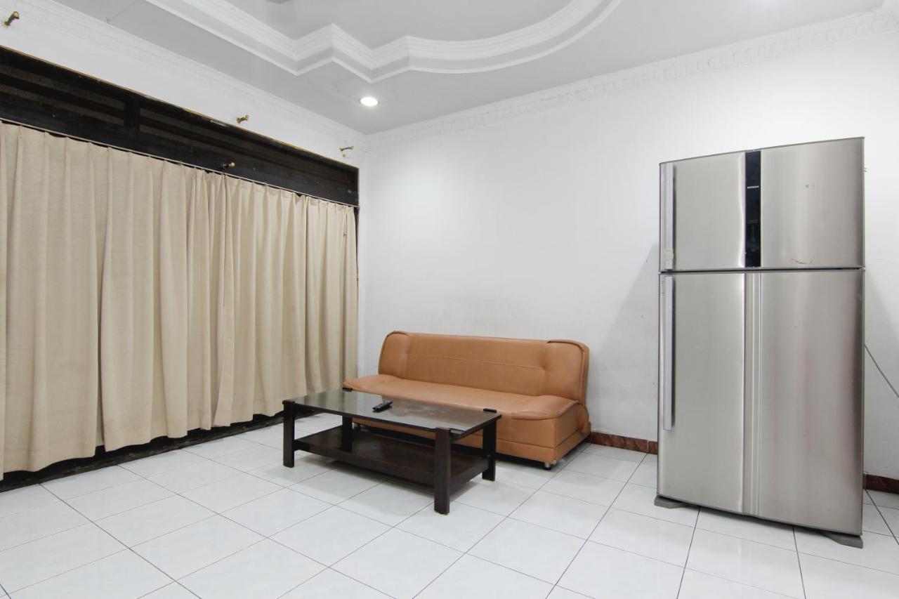 Arjuna Hostel Semarang Esterno foto