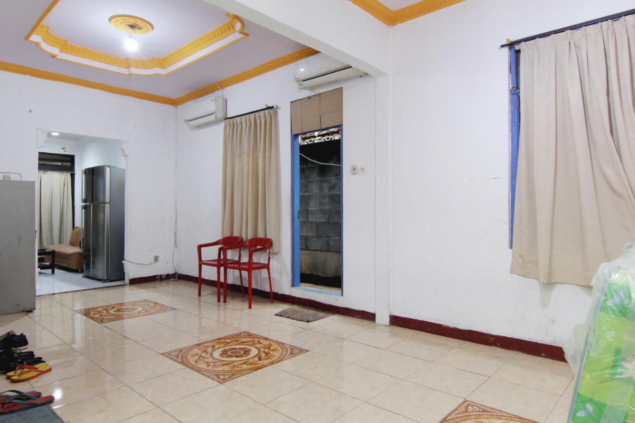 Arjuna Hostel Semarang Esterno foto